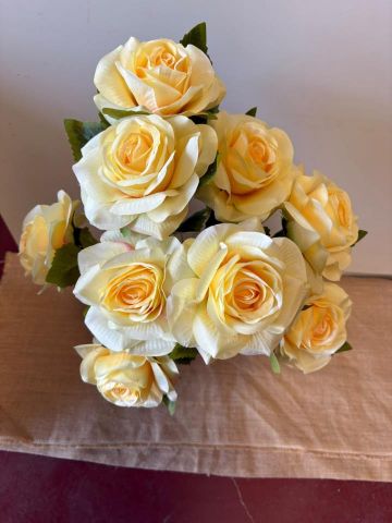 RAMO ROSAS X9  *AMARILLO 5640
